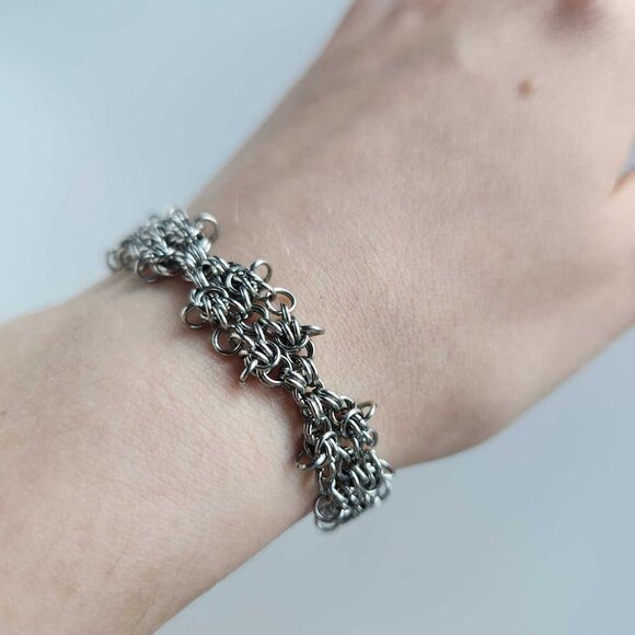 Unique handmade dainty silver bracelet ✦ intricate lace bracelet ✦ - Picture 4 of 12
